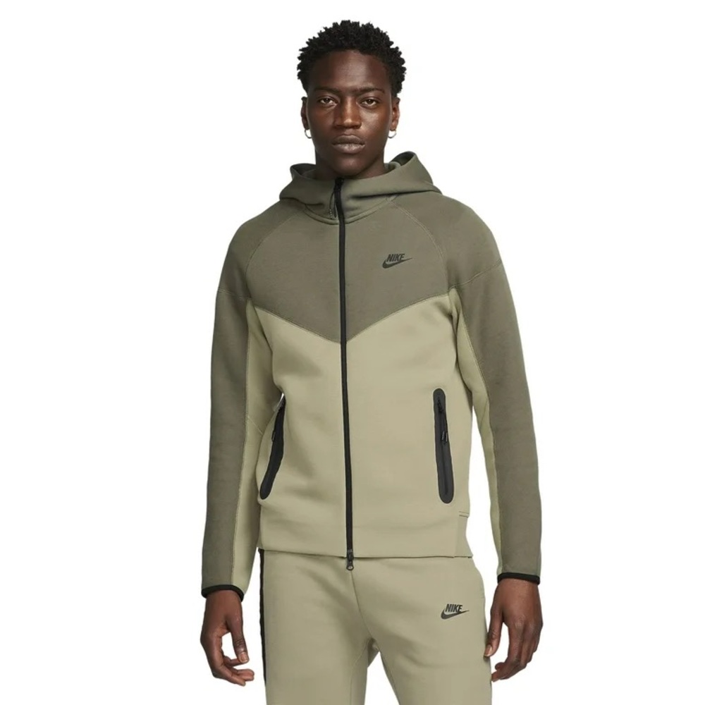 Nike Men's Olive Green Tech